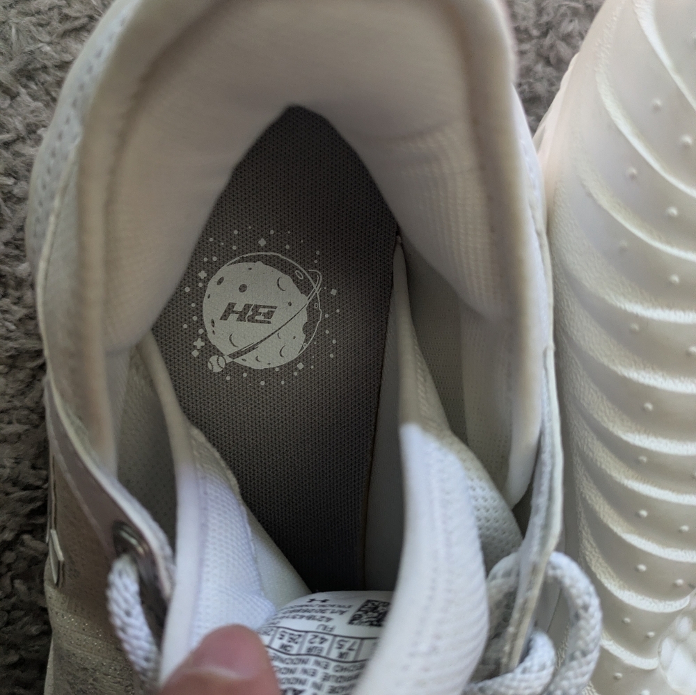 Under Armour Harper 8 Men 8.5 Turf baseball training shoes in white 032026 - Picture 3 of 8
